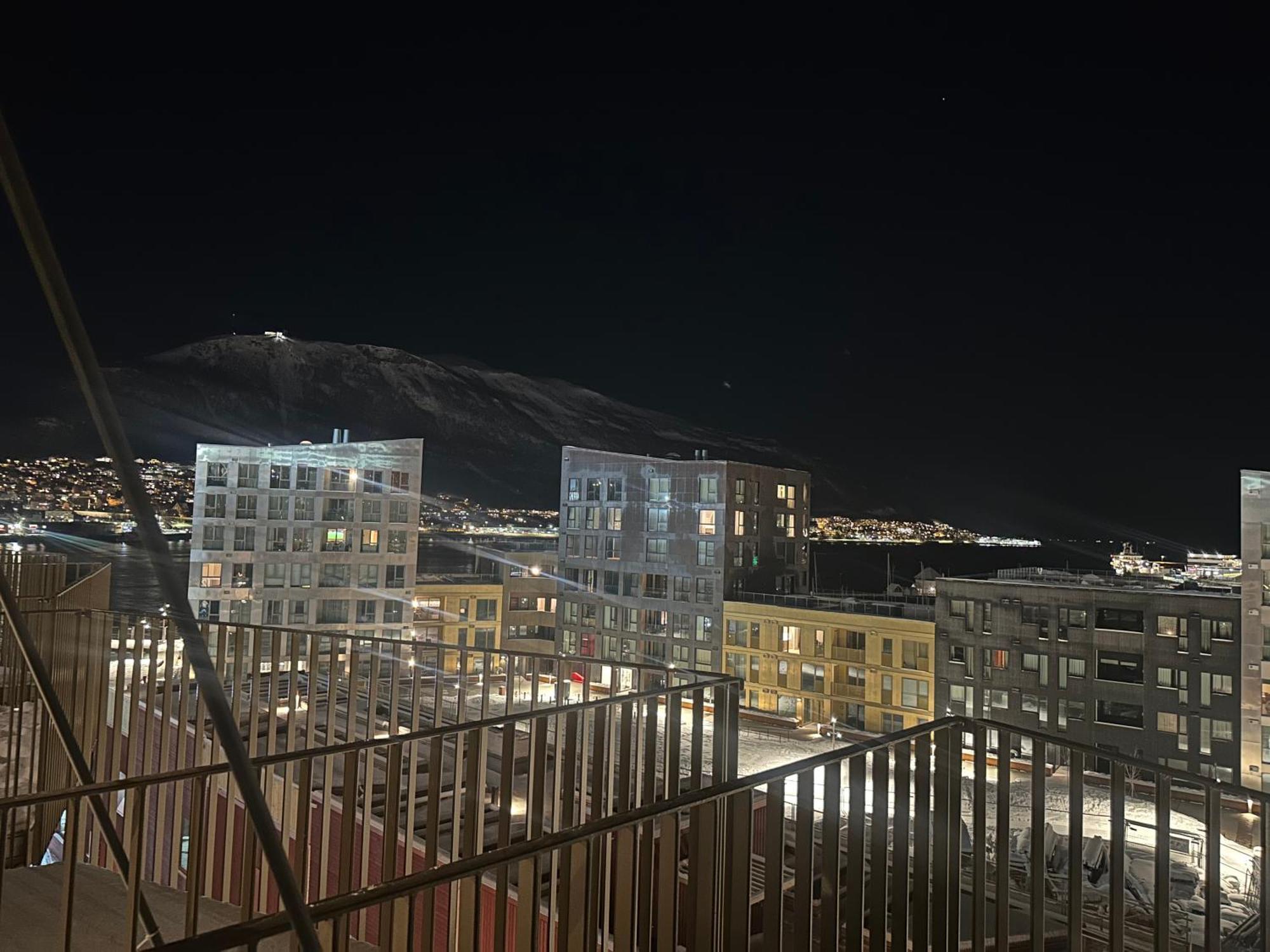 Thenorthernexplorer Penthouse Tromsø Extérieur photo